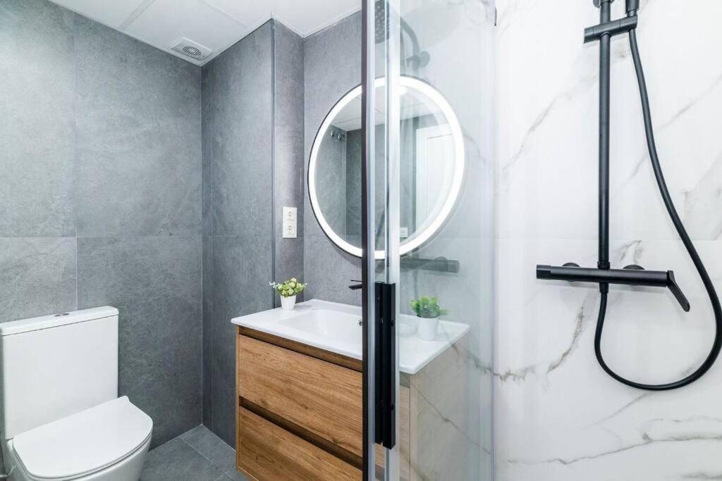 Modern Apartment Close To The City Center And Alhambra กรานาดา ภายนอก รูปภาพ