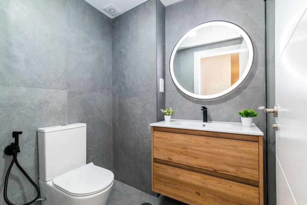 Modern Apartment Close To The City Center And Alhambra กรานาดา ภายนอก รูปภาพ