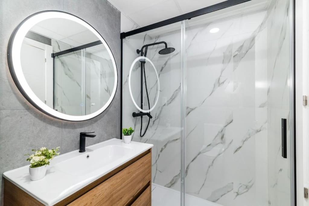 Modern Apartment Close To The City Center And Alhambra กรานาดา ภายนอก รูปภาพ